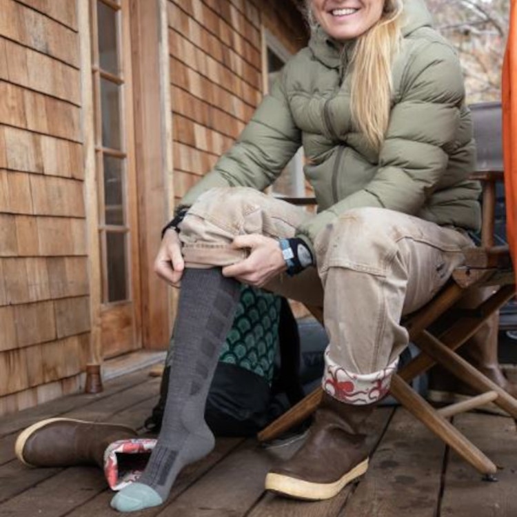 Darn Tough Emma Claire Mid-Calf Lightweight with Cushion - Women's - Image 3